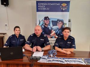 policjanci na Europejskich Dniach Pracodawców