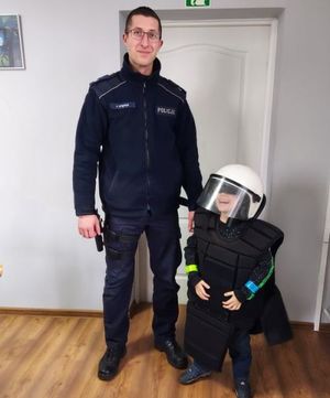Wizyta ukraińskich dzieci w komendzie.