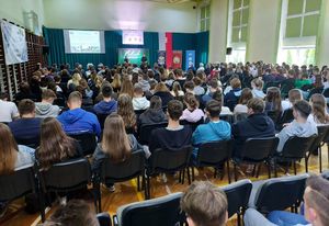 konferencja na sali wykładowej.