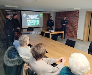 policjanci na debacie.