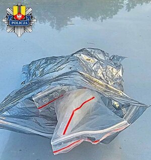 znalezione przez policjantów narkotyki.