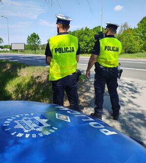 policjanci z ruchu drogowego.