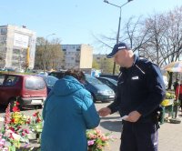 dzielnicowi podczas akcji &quot;Stop kieszonkowcom&quot;